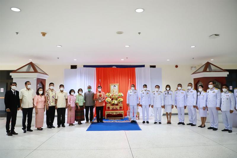 สมเด็จพระเจ้าลูกเธอ เจ้าฟ้าสิริวัณณวรี นารีรัตนราชกัญญา โปรดให้ผู้ว่าราชการจังหวัดสงขลา เชิญดอกไม้พระราชทาน ไปมอบแก่ ผู้ช่วยศาสตราจารย์ธรรมนิตย์ นิคมรัตน์ ในโอกาสที่ได้รับการยกย่องเชิดชูเป็นศิลปินแห่งชาติ สาขาศิลปะการแสดง (โนรา) 