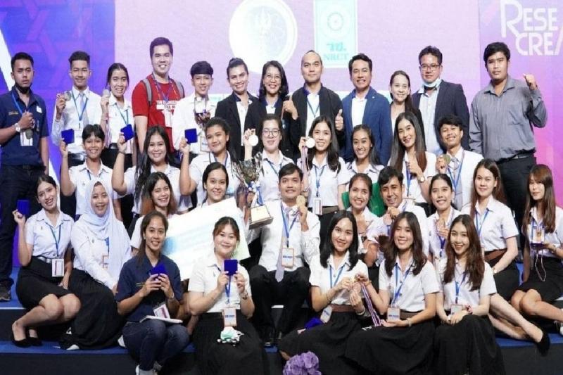 นิสิต ม.ทักษิณ คว้ารางวัลการประกวดผลงานนวัตกรรมสายอุดมศึกษา ประจำปี 2565