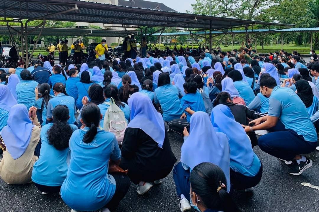 สำนักส่งเสริมการบริการวิชาการและภูมิปัญญาชุมชน ฝ่ายบริหารวิทยาเขตพัทลุง ร่วมกับฝ่ายกิจการนิสิตวิทยาเขตพัทลุง จัดกิจกรรมจิตอาสาบำเพ็ญประโยชน์เพื่อถวายเป็นพระราชกุศลในหลวงรัชกาลที่ 9