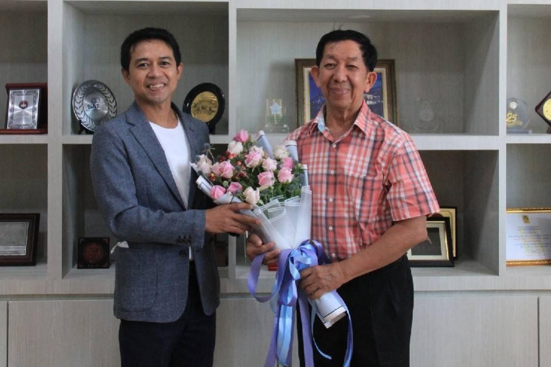 ผู้รักษาการแทนอธิการบดี ม.ทักษิณ ร่วมแสดงความยินดีกับผู้ช่วยศาสตราจารย์ธรรมนิตย์ นิคมรัตน์ ศิลปินแห่งชาติ สาขาศิลปะการแสดง (โนรา)