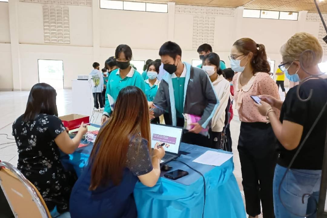 ศูนย์ภาษา งานวิเทศสัมพันธ์ มหาวิทยาลัยทักษิณ ร่วมกับโรงเรียนเบญจมราชูทิศ จังหวัดปัตตานี จัดโครงการ English for Daily Life
