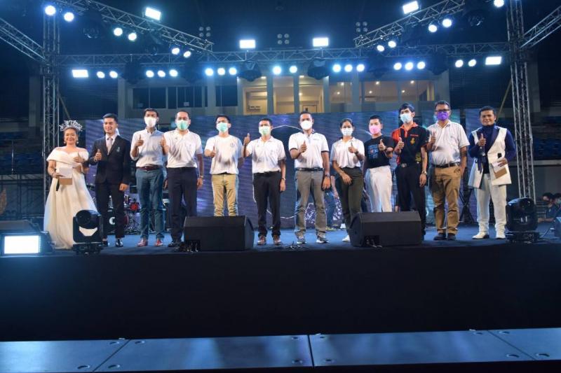 "Last night Luxury ที่แห่งนี้แค่มีเธอ" รับน้องใหม่ ม.ทักษิณ พร้อมคอนเสิร์ต Big D Gerrard