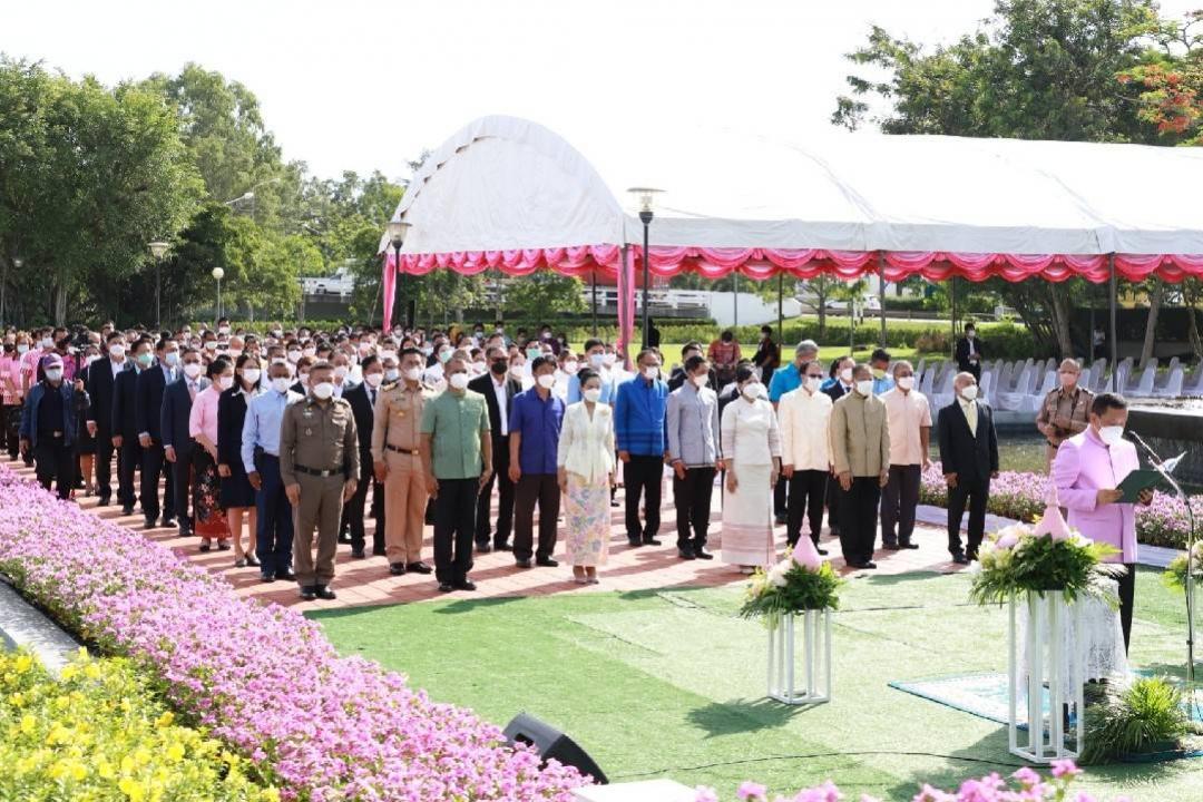 ผู้บริหาร ม.ทักษิณ ร่วมงาน "วันเกิดมาต้องตอบแทนบุญคุณแผ่นดิน"