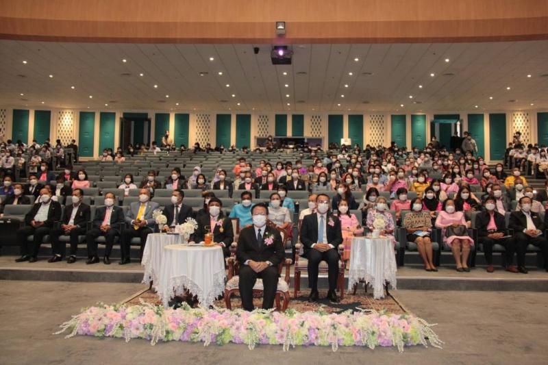 พิธีมอบทุนการศึกษา มูลนิธิพลเอกเปรม ติณสูลานนท์ ประจําปี 2565 